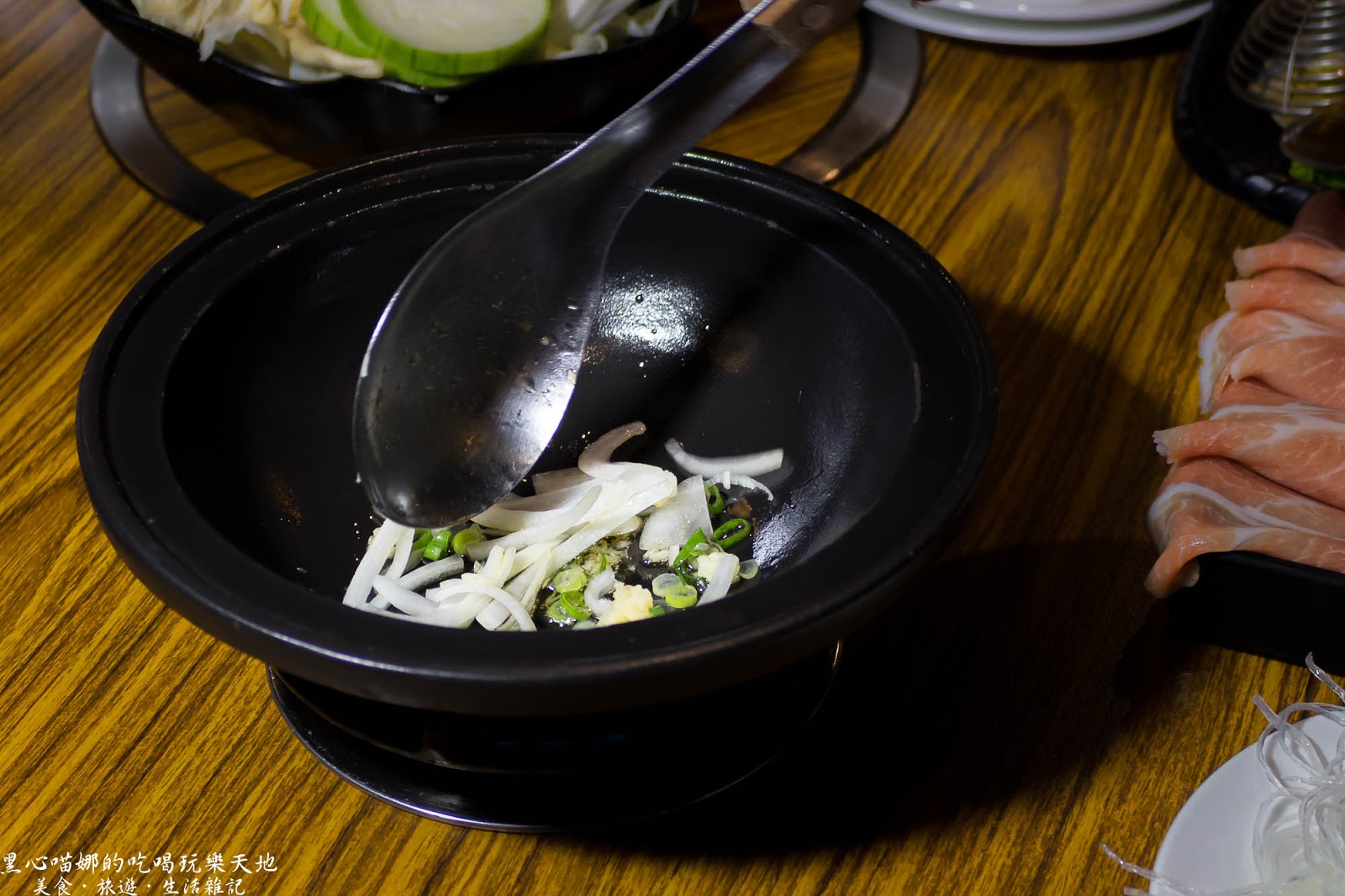 高雄鼓山︱小小醉迷你石頭火鍋 下班小聚,就吃精緻石頭火鍋與日式定食吧!