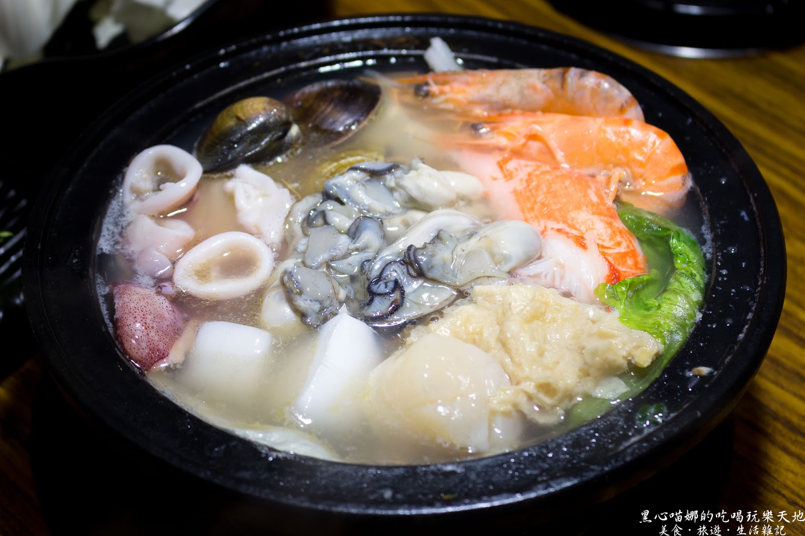 高雄鼓山︱小小醉迷你石頭火鍋 下班小聚,就吃精緻石頭火鍋與日式定食吧!