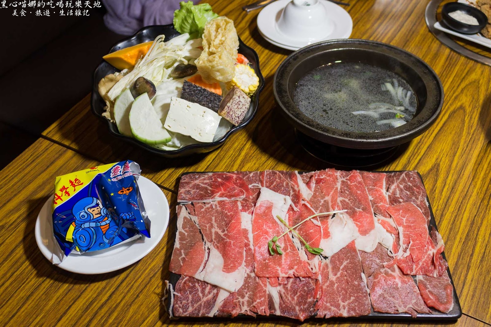 高雄鼓山︱小小醉迷你石頭火鍋 下班小聚,就吃精緻石頭火鍋與日式定食吧!