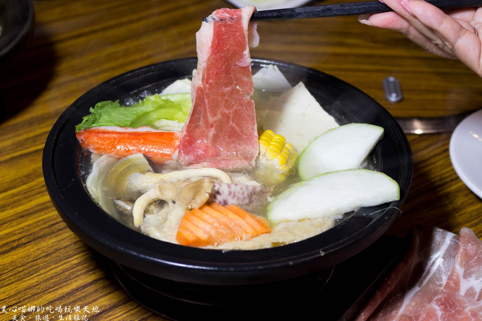 高雄鼓山︱小小醉迷你石頭火鍋 下班小聚,就吃精緻石頭火鍋與日式定食吧!