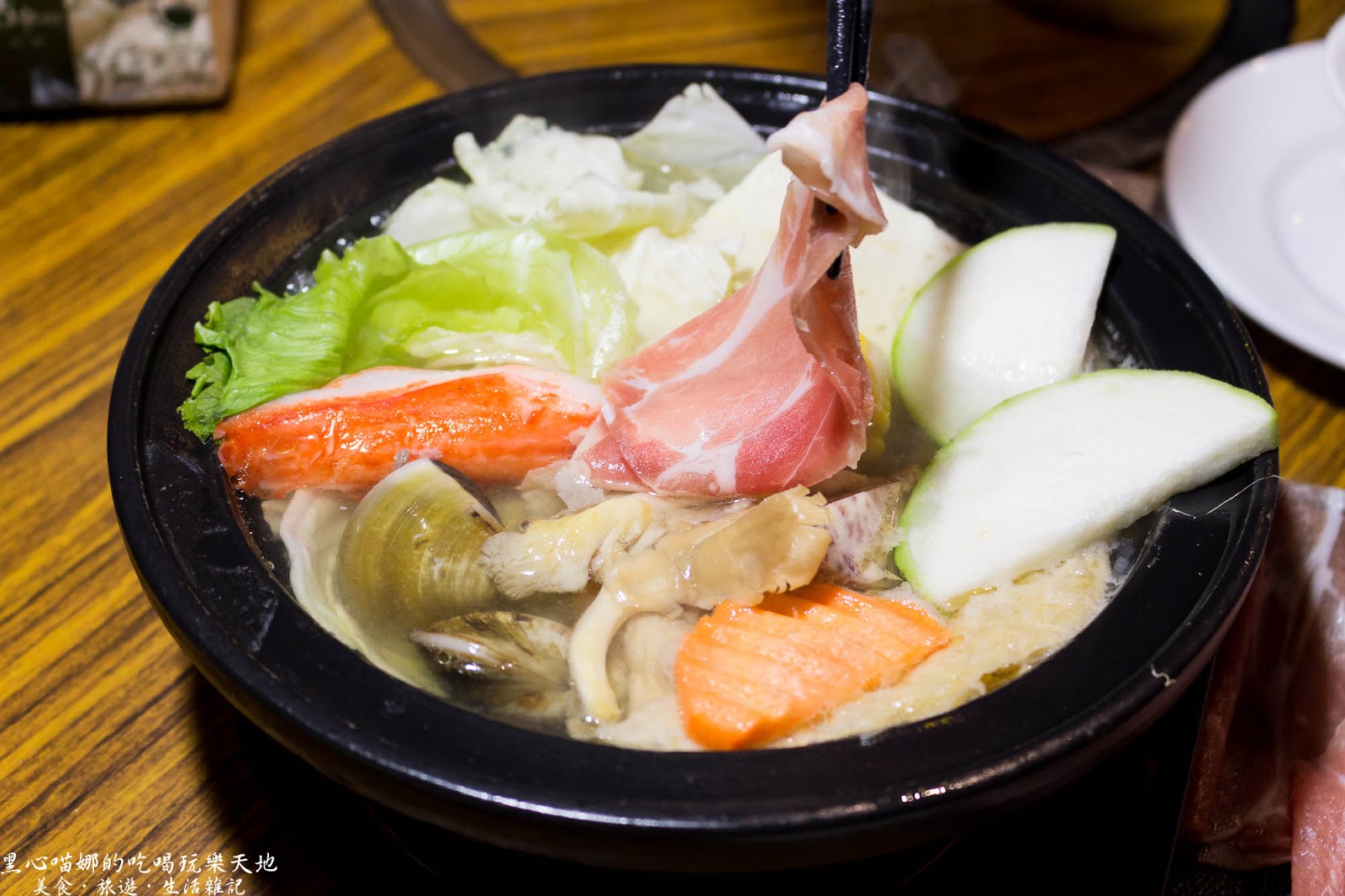 高雄鼓山︱小小醉迷你石頭火鍋 下班小聚,就吃精緻石頭火鍋與日式定食吧!