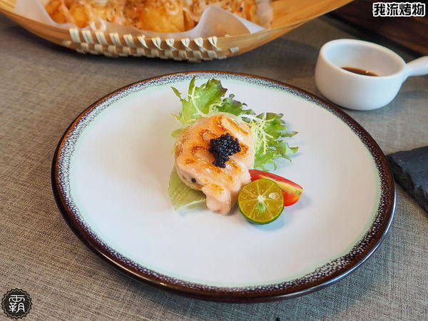 我流精緻烤物餐廳:我流精緻烤物,串燒結合酒吧裝潢,還有大螢幕可以邊吃烤物邊看球賽~