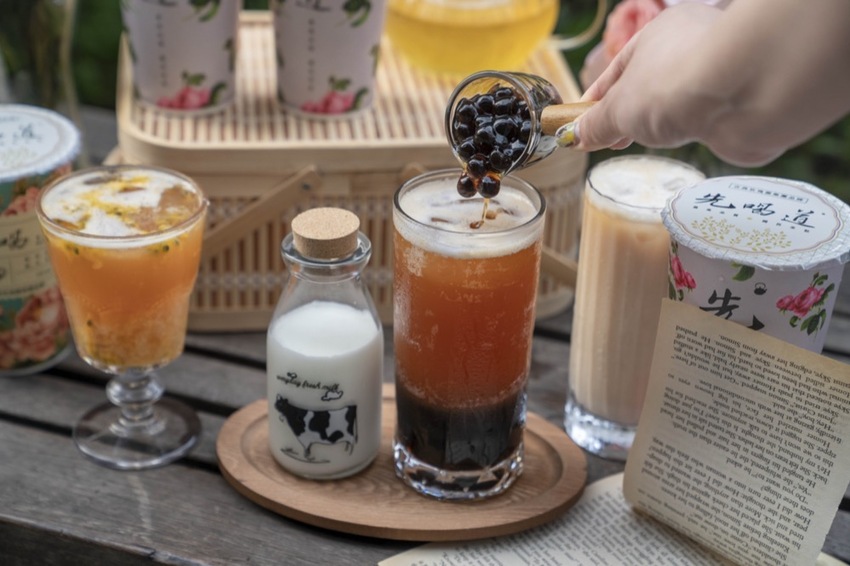 古典玫瑰園集團-先喝道｜少女感滿分「英式玫瑰特調茶」，入喉迷人玫瑰香四溢，夏日必點「英式水果茶」清爽消暑首選！ · 算命的說我很愛吃