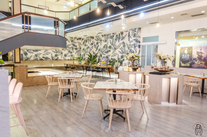 高雄下午茶 隱藏版IG網美咖啡廳，有世界最濃郁抹茶冰淇淋，還有高貴不貴的餐點、手作甜點及手作麵包喔！