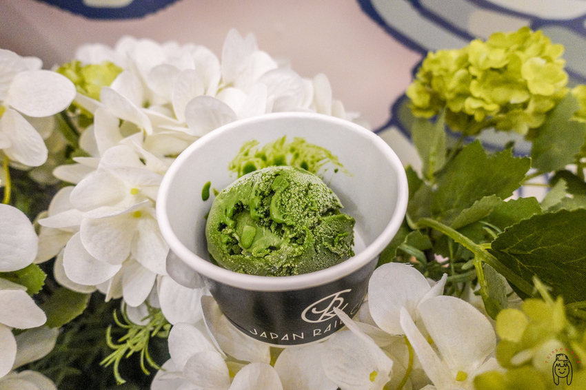 高雄下午茶 隱藏版IG網美咖啡廳，有世界最濃郁抹茶冰淇淋，還有高貴不貴的餐點、手作甜點及手作麵包喔！