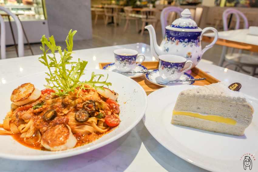 高雄下午茶 隱藏版IG網美咖啡廳，有世界最濃郁抹茶冰淇淋，還有高貴不貴的餐點、手作甜點及手作麵包喔！