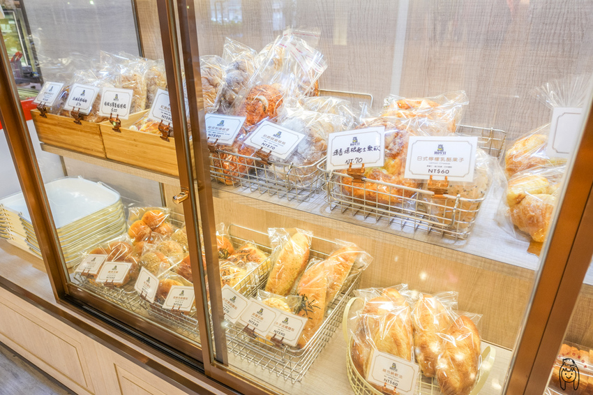 高雄下午茶 隱藏版IG網美咖啡廳，有世界最濃郁抹茶冰淇淋，還有高貴不貴的餐點、手作甜點及手作麵包喔！