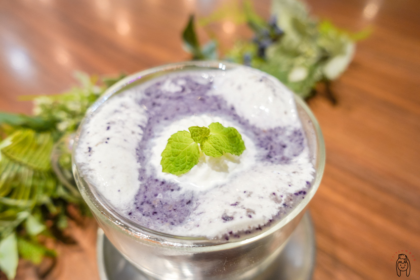 高雄下午茶 隱藏版IG網美咖啡廳，有世界最濃郁抹茶冰淇淋，還有高貴不貴的餐點、手作甜點及手作麵包喔！