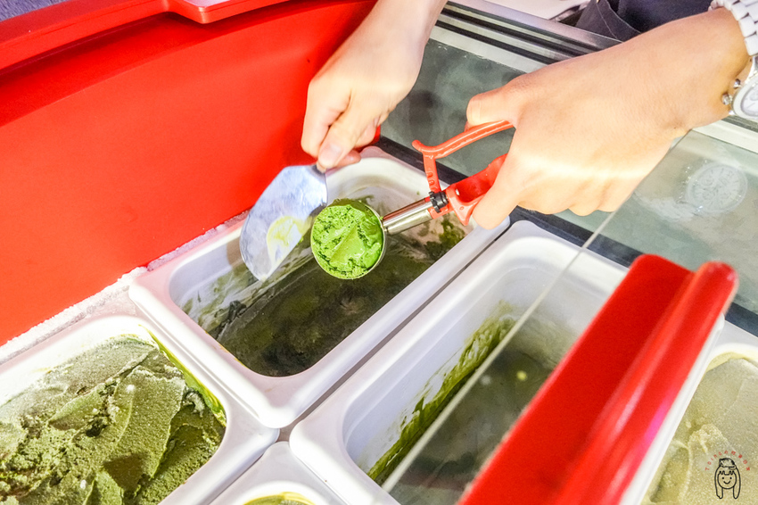 高雄下午茶 隱藏版IG網美咖啡廳，有世界最濃郁抹茶冰淇淋，還有高貴不貴的餐點、手作甜點及手作麵包喔！