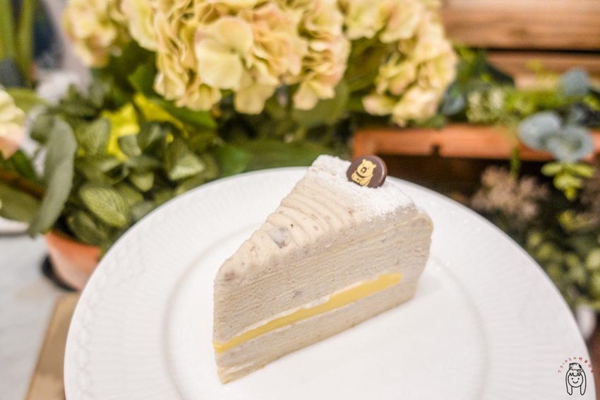 高雄下午茶 隱藏版IG網美咖啡廳，有世界最濃郁抹茶冰淇淋，還有高貴不貴的餐點、手作甜點及手作麵包喔！