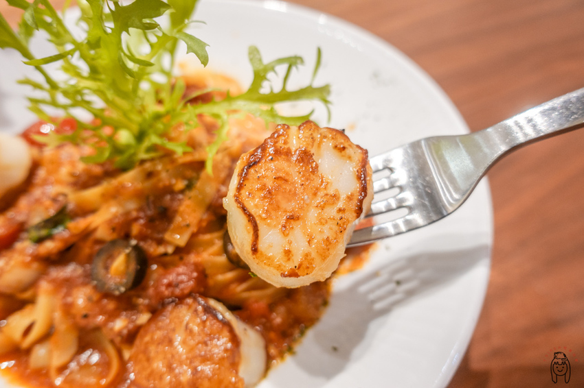 高雄下午茶 隱藏版IG網美咖啡廳，有世界最濃郁抹茶冰淇淋，還有高貴不貴的餐點、手作甜點及手作麵包喔！