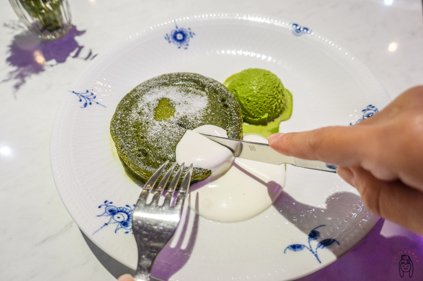 高雄下午茶 隱藏版IG網美咖啡廳，有世界最濃郁抹茶冰淇淋，還有高貴不貴的餐點、手作甜點及手作麵包喔！