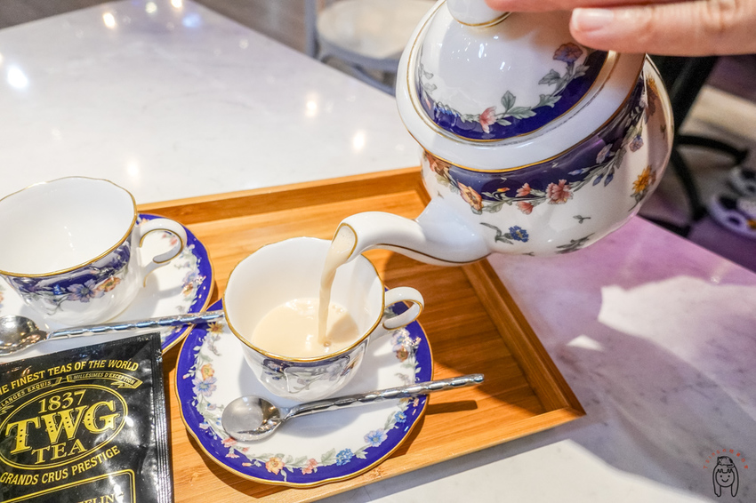 高雄下午茶 隱藏版IG網美咖啡廳，有世界最濃郁抹茶冰淇淋，還有高貴不貴的餐點、手作甜點及手作麵包喔！