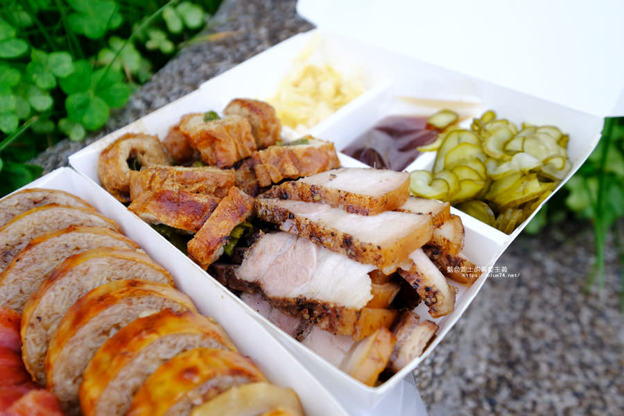 台中烏日│巧之房傳統小吃美食餐車-出沒遊走台中和彰化.脆皮大腸和花生糯米腸大推.鹹豬肉不要錯過 - 藍色起士的美食主義