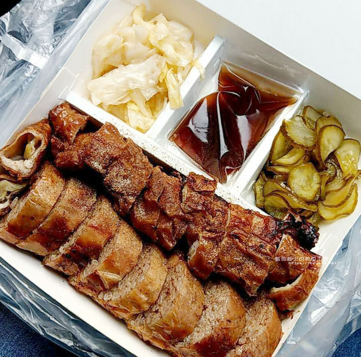 台中烏日│巧之房傳統小吃美食餐車-出沒遊走台中和彰化.脆皮大腸和花生糯米腸大推.鹹豬肉不要錯過 - 藍色起士的美食主義