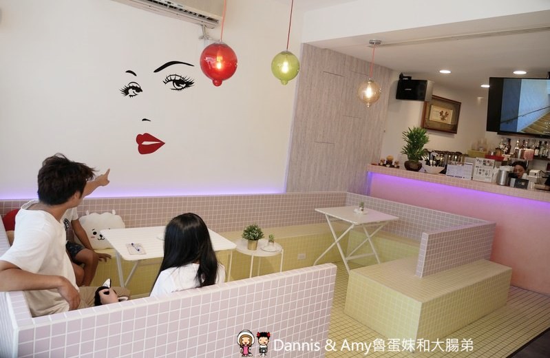 《新竹巨城附近不限時餐廳》菓然Just Juice 新竹巨城旗艦店。全新竹最美的果汁店。每日特餐平價好吃。澡堂湯屋風格好拍照少女心大噴發 ︱（影片）