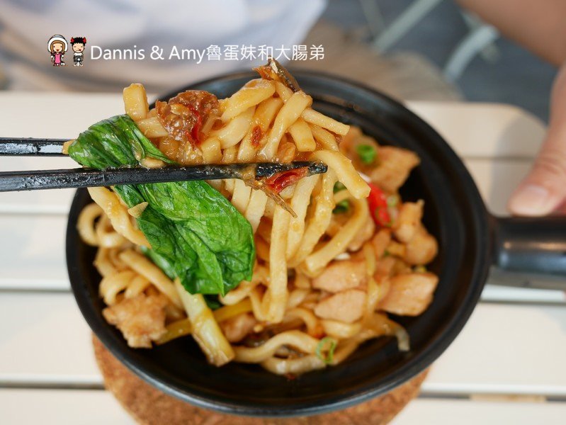 《新竹巨城附近不限時餐廳》菓然Just Juice 新竹巨城旗艦店。全新竹最美的果汁店。每日特餐平價好吃。澡堂湯屋風格好拍照少女心大噴發 ︱（影片）