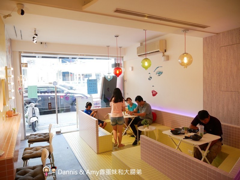 《新竹巨城附近不限時餐廳》菓然Just Juice 新竹巨城旗艦店。全新竹最美的果汁店。每日特餐平價好吃。澡堂湯屋風格好拍照少女心大噴發 ︱（影片）