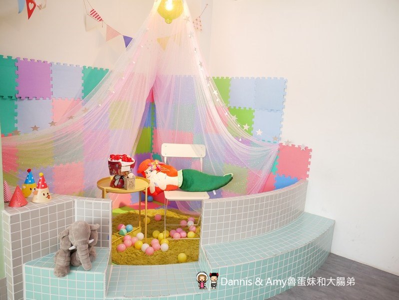 《新竹巨城附近不限時餐廳》菓然Just Juice 新竹巨城旗艦店。全新竹最美的果汁店。每日特餐平價好吃。澡堂湯屋風格好拍照少女心大噴發 ︱（影片）