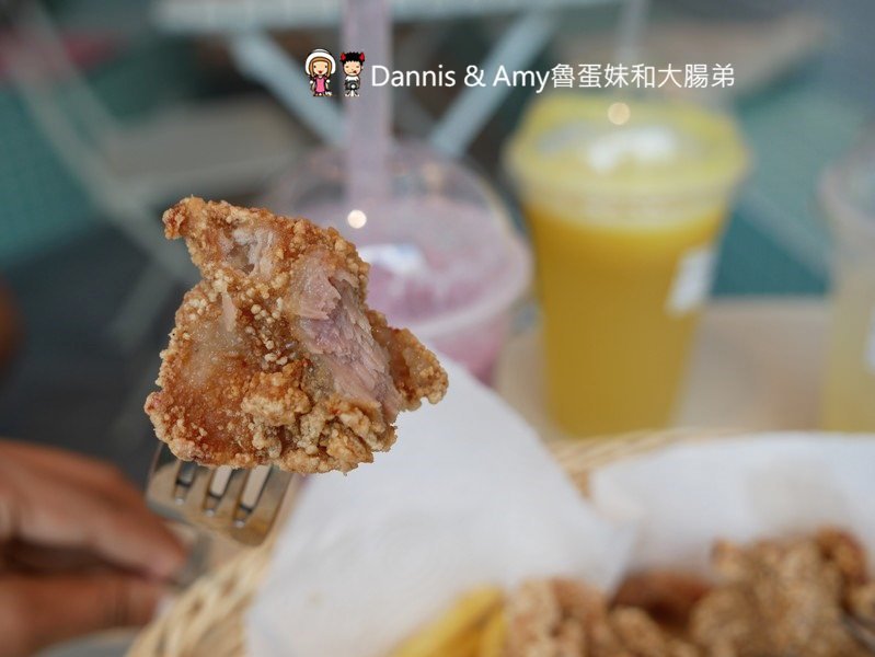 《新竹巨城附近不限時餐廳》菓然Just Juice 新竹巨城旗艦店。全新竹最美的果汁店。每日特餐平價好吃。澡堂湯屋風格好拍照少女心大噴發 ︱（影片）