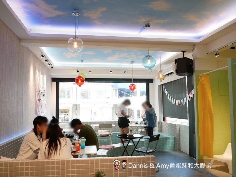 《新竹巨城附近不限時餐廳》菓然Just Juice 新竹巨城旗艦店。全新竹最美的果汁店。每日特餐平價好吃。澡堂湯屋風格好拍照少女心大噴發 ︱（影片）