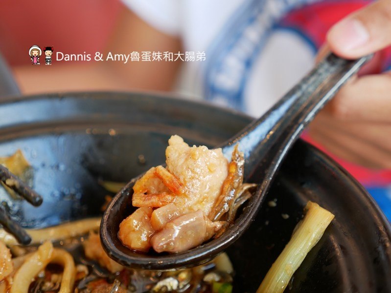 《新竹巨城附近不限時餐廳》菓然Just Juice 新竹巨城旗艦店。全新竹最美的果汁店。每日特餐平價好吃。澡堂湯屋風格好拍照少女心大噴發 ︱（影片）