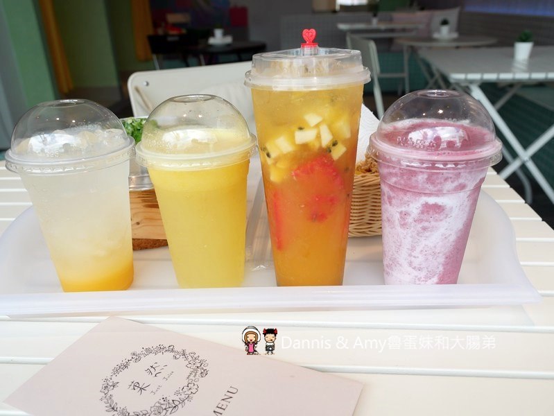 《新竹巨城附近不限時餐廳》菓然Just Juice 新竹巨城旗艦店。全新竹最美的果汁店。每日特餐平價好吃。澡堂湯屋風格好拍照少女心大噴發 ︱（影片）