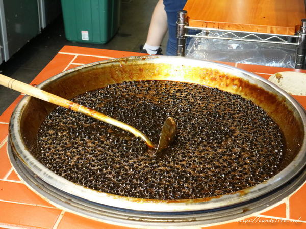 幸福堂 蛋糕菓子燒 黑糖珍珠牛奶專賣店(中原店):桃園美食│幸福堂 蛋糕菓子燒 黑糖珍珠牛奶專賣店-中原店〃桃園排隊美食!人氣幸福堂進軍中原夜市~