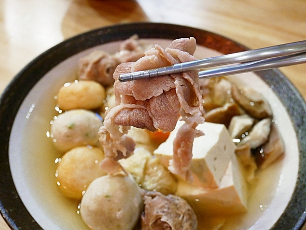 紅屋頂：紅屋頂關東煮-逢甲特色關東煮  煮物、烤物、炸物一次享受  也能品嘗原住民特色手作料裡