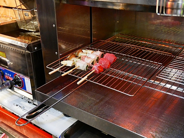 紅屋頂：紅屋頂關東煮-逢甲特色關東煮  煮物、烤物、炸物一次享受  也能品嘗原住民特色手作料裡