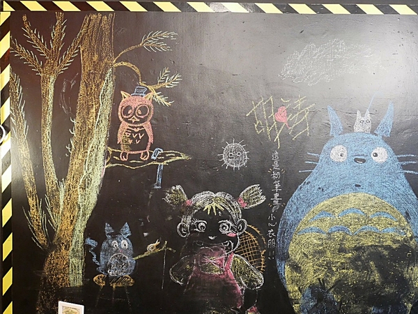 紅屋頂：紅屋頂關東煮-逢甲特色關東煮  煮物、烤物、炸物一次享受  也能品嘗原住民特色手作料裡