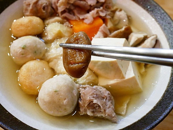 紅屋頂：紅屋頂關東煮-逢甲特色關東煮  煮物、烤物、炸物一次享受  也能品嘗原住民特色手作料裡