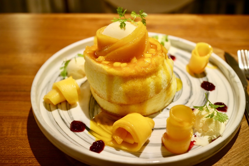 【成真咖啡 Come true coffee】創意咖啡館 | 芒果舒芙蕾厚鬆餅 | 網美必拍彩虹飯 - 邦妮2兔