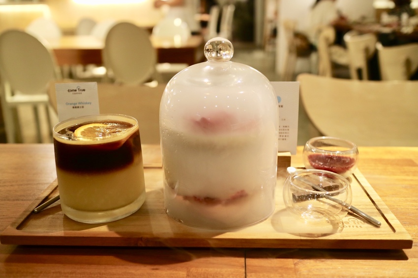 【成真咖啡 Come true coffee】創意咖啡館 | 芒果舒芙蕾厚鬆餅 | 網美必拍彩虹飯 - 邦妮2兔