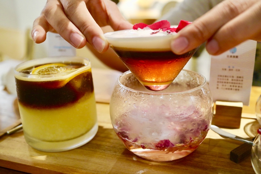 【成真咖啡 Come true coffee】創意咖啡館 | 芒果舒芙蕾厚鬆餅 | 網美必拍彩虹飯 - 邦妮2兔