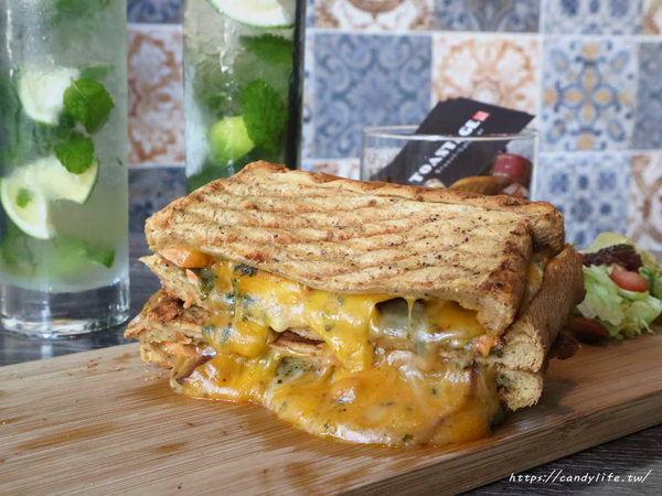 TOASTAGE土司盛世:台中美食│Toastage 土司盛世〃起司控們注意!超邪惡勘西美食登場啦~