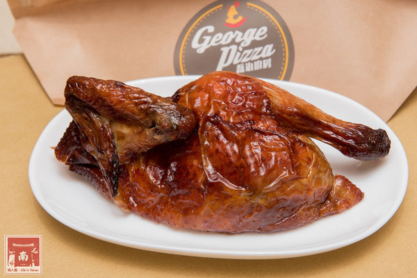 喬治廚房:【台南美食】薄皮炸雞冷了還是脆|日式蝦捲披薩|鹹豬肉披薩|多人分享餐|個人獨享餐~~喬治廚房披薩炸雞專賣店