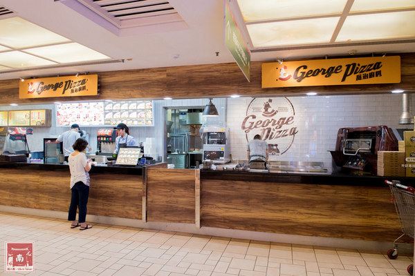 喬治廚房:【台南美食】薄皮炸雞冷了還是脆|日式蝦捲披薩|鹹豬肉披薩|多人分享餐|個人獨享餐~~喬治廚房披薩炸雞專賣店