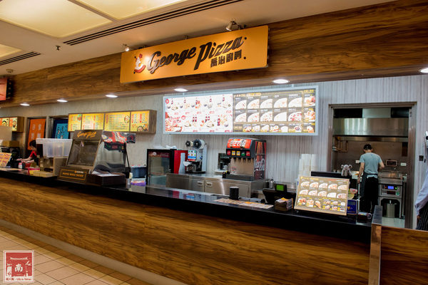 喬治廚房:【台南美食】薄皮炸雞冷了還是脆|日式蝦捲披薩|鹹豬肉披薩|多人分享餐|個人獨享餐~~喬治廚房披薩炸雞專賣店