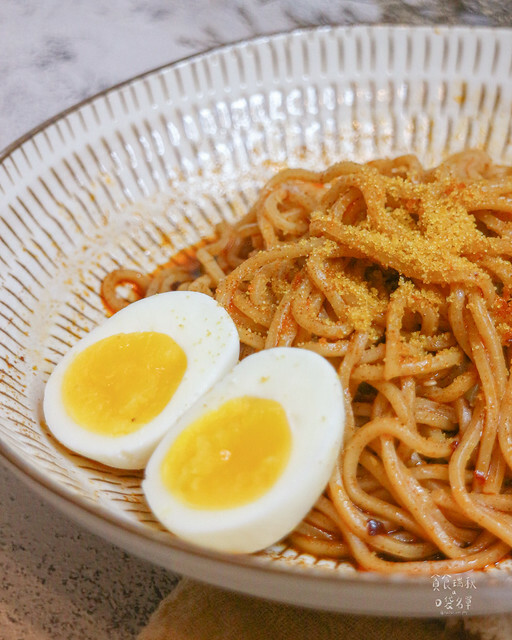 【宅配美食】新鮮看的見，金黃烏魚子入拌麵，滾水下鍋40秒起鍋麵條好Q彈｜鮮凍拌麵｜鯉魚好料理
