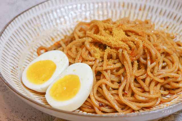 【宅配美食】新鮮看的見，金黃烏魚子入拌麵，滾水下鍋40秒起鍋麵條好Q彈｜鮮凍拌麵｜鯉魚好料理