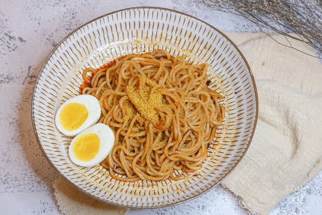 【宅配美食】新鮮看的見，金黃烏魚子入拌麵，滾水下鍋40秒起鍋麵條好Q彈｜鮮凍拌麵｜鯉魚好料理