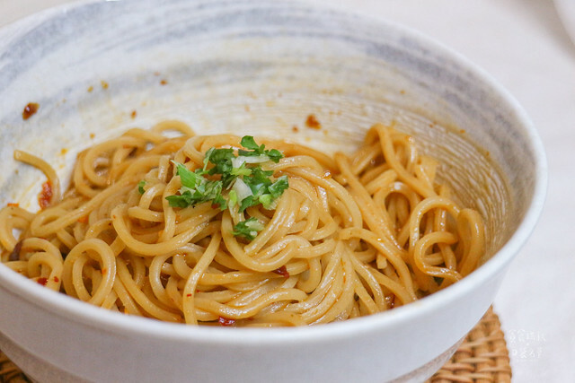 【宅配美食】新鮮看的見，金黃烏魚子入拌麵，滾水下鍋40秒起鍋麵條好Q彈｜鮮凍拌麵｜鯉魚好料理