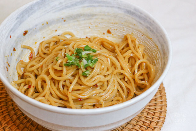 【宅配美食】新鮮看的見，金黃烏魚子入拌麵，滾水下鍋40秒起鍋麵條好Q彈｜鮮凍拌麵｜鯉魚好料理