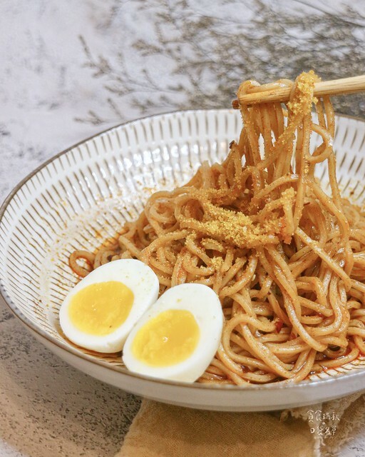 【宅配美食】新鮮看的見，金黃烏魚子入拌麵，滾水下鍋40秒起鍋麵條好Q彈｜鮮凍拌麵｜鯉魚好料理