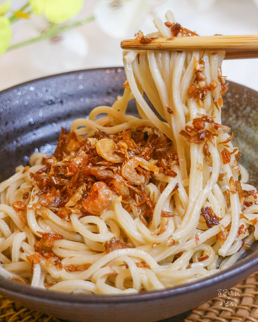 【宅配美食】新鮮看的見，金黃烏魚子入拌麵，滾水下鍋40秒起鍋麵條好Q彈｜鮮凍拌麵｜鯉魚好料理