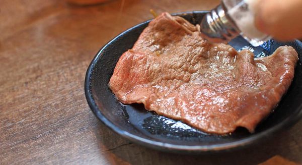 【台北美食】上官木桶鍋內湖店-超誇張!堆成一座小山的大份量肉盤