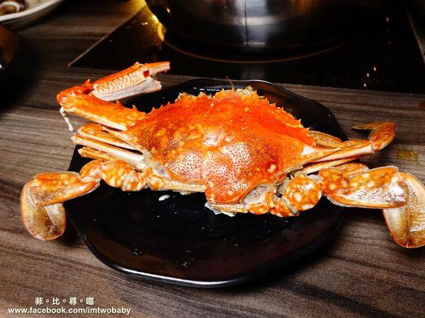肉麻一下精緻鴛鴦麻辣火鍋:【捷運美食】肉麻一下精緻鴛鴦麻辣火鍋 精心熬煮湯頭不燥不上火溫潤順口 哈根達斯讓您吃爽爽 超大用餐空間公司聚餐慶生包場宵夜首選!