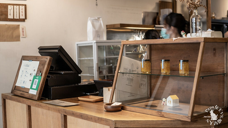 台中西區 ｜早午餐  harumarupan   春丸餐包製造所-街邊店－超過30款日式餐包滿足各種想吃甜／鹹的心-葷素可