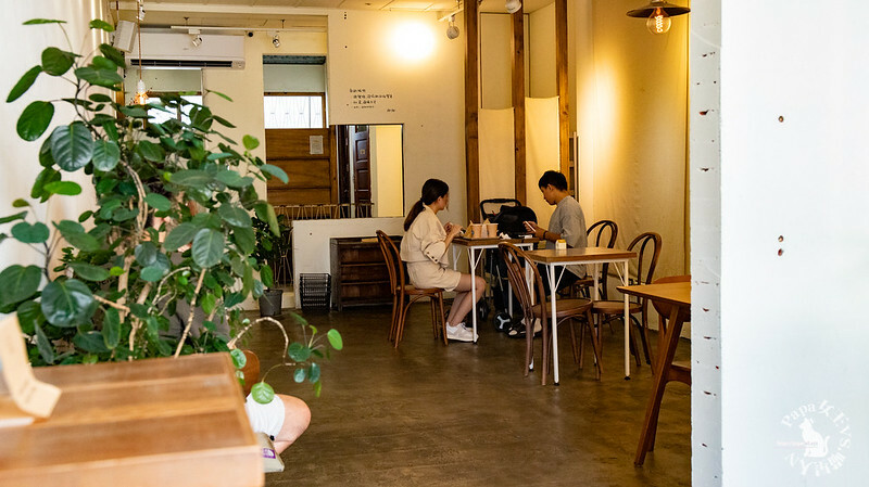 台中西區 ｜早午餐  harumarupan   春丸餐包製造所-街邊店－超過30款日式餐包滿足各種想吃甜／鹹的心-葷素可